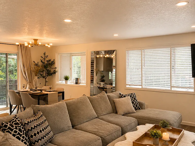 2075 E Mortimer Dr — Photo 5