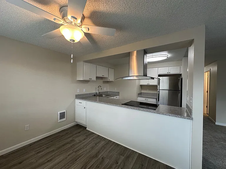 Evanbrook Apartments — Photo 62