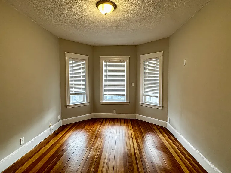 95 Draper St #1 — Photo 8