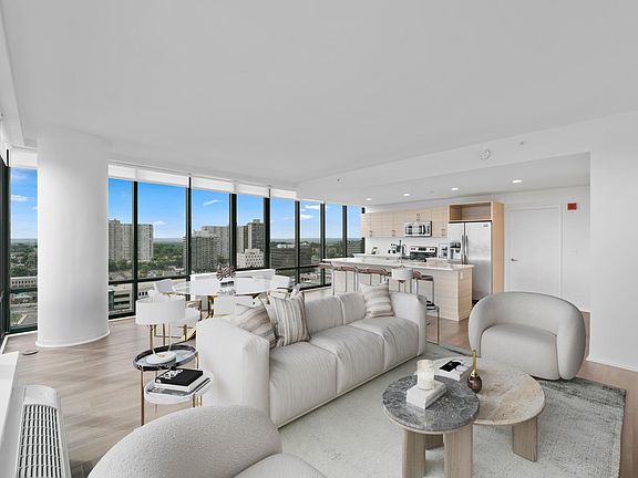 3rd image of 2030 1/2 Hudson St #701