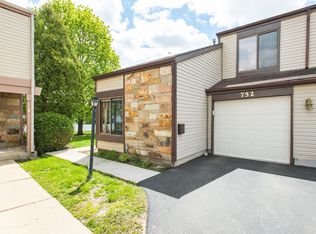 752 Biloxie Ct #0, Carol Stream, IL 60188
