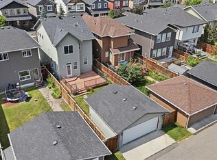 74 W Ravenswynd Rise SE, Airdrie, AB T4A 0J9