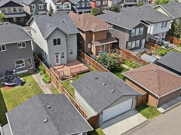 74 W Ravenswynd Rise SE, Airdrie, AB T4A 0J9