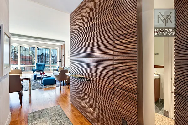 Sold by New York Residence | media 4
