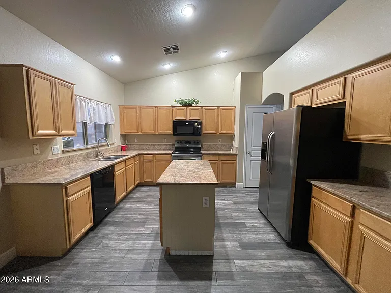 5168 W Morten Ave — Photo 4