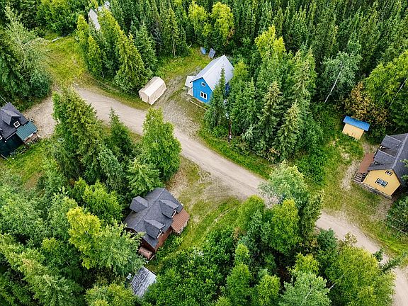 2nd image of 615 Sheep Creek Rd
