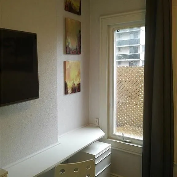 250 King St W #BACHELOR — Photo 8