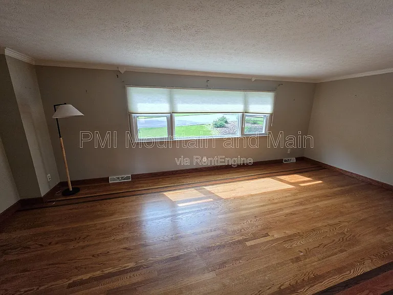 15 Ginell Cir — Photo 8