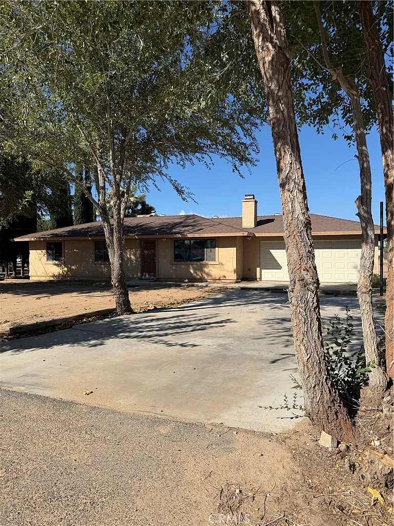 3 bed, 1100 sqft, $2,200 — Photo 1