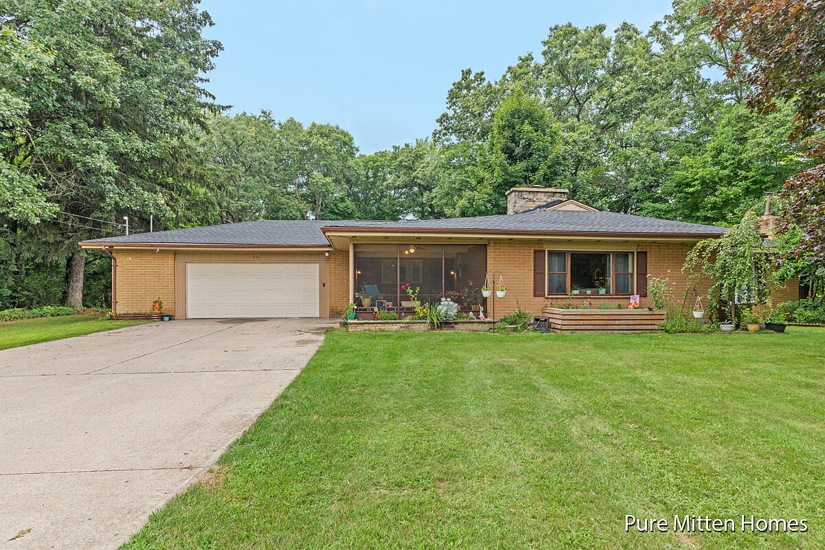 714 W State St, Belding, MI 48809 Zillow