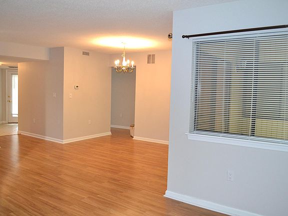 Living/Dining Area