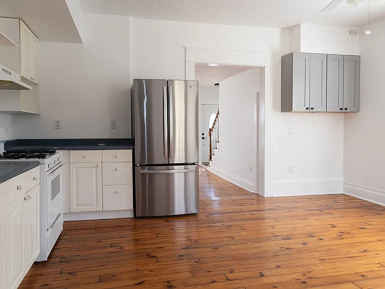 351 Ferry St — Photo 8