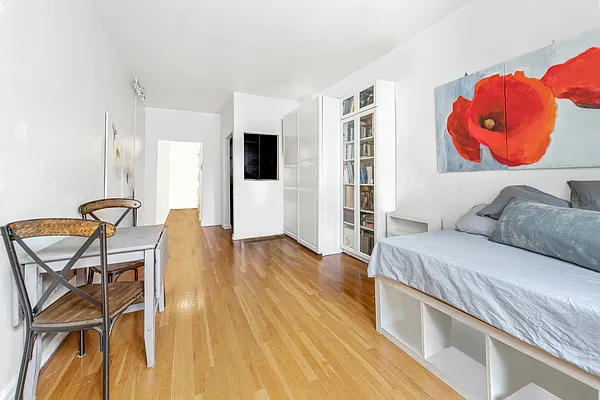 Rented by Compass | media 2