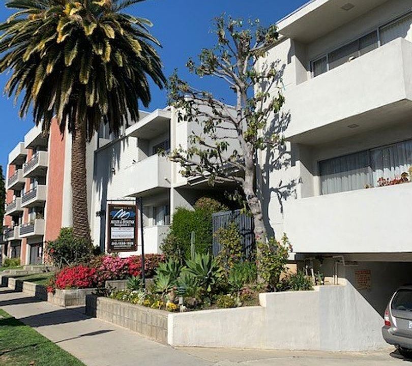 1st image of 11943 Mayfield Ave #5