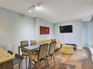 1088 Richards St #418, Vancouver, BC V6B 0J8