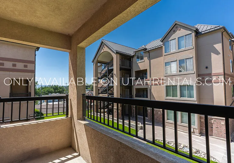 871 E 620 N #J2-1 — Photo 4