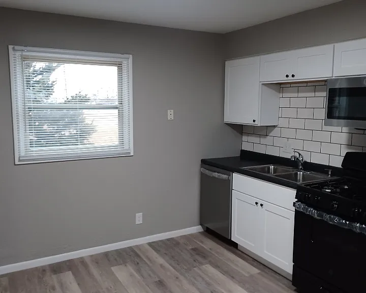 2104 E Empire St #1 — Photo 9