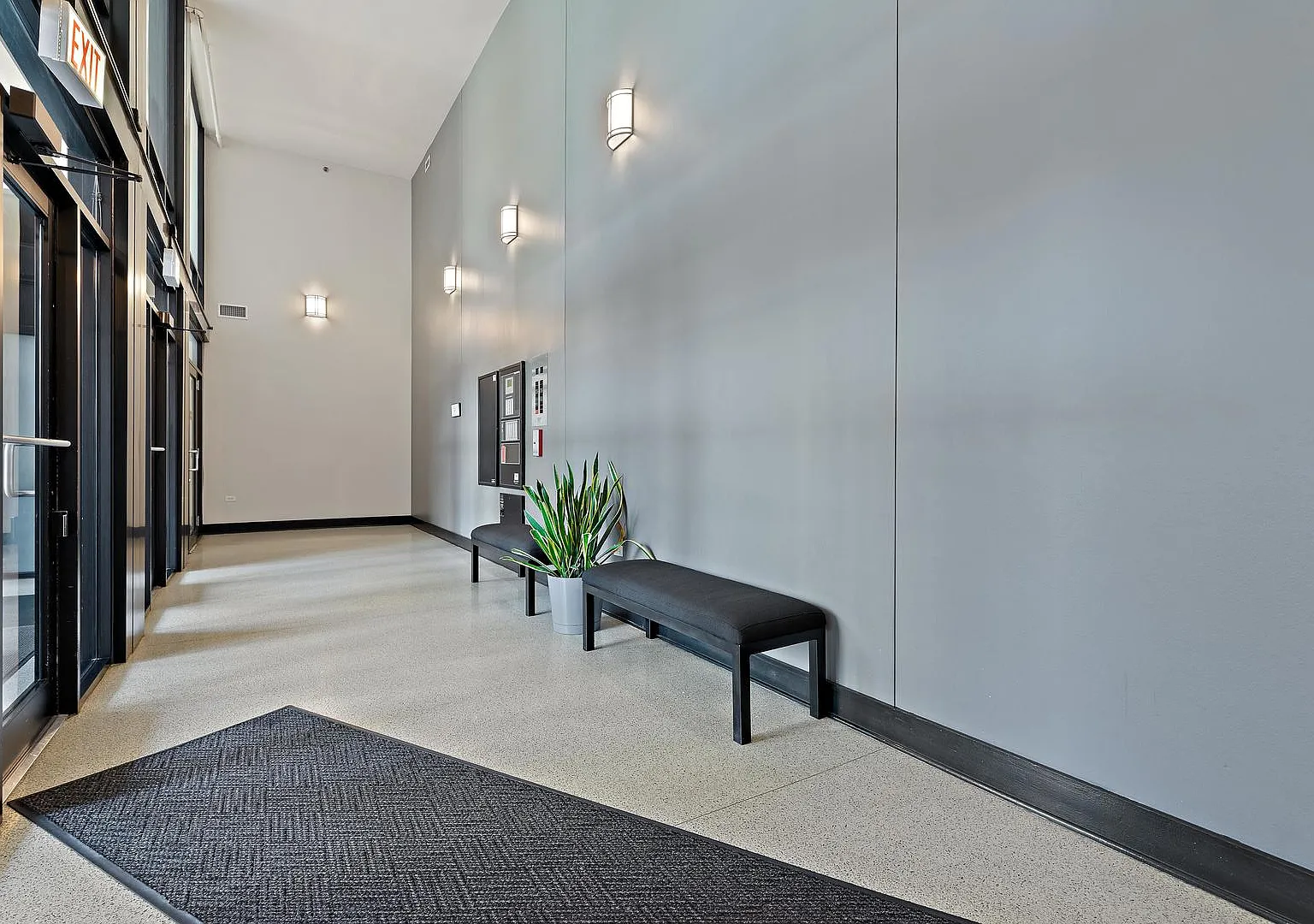1 bed, 770 sqft, $2,700 — Photo 3