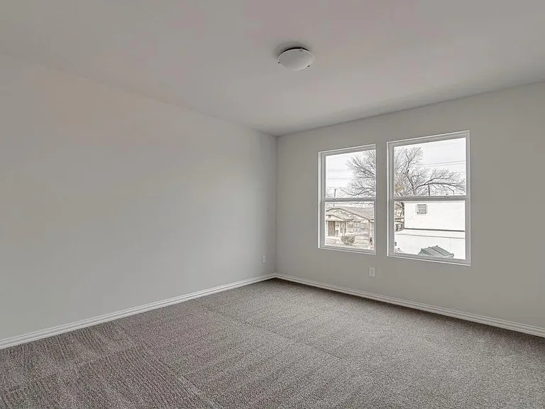 1136 E Broadway Ave #1138 — Photo 6