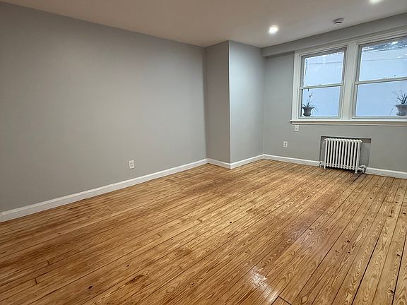 4th image of 156 Alexander Ave #1A
