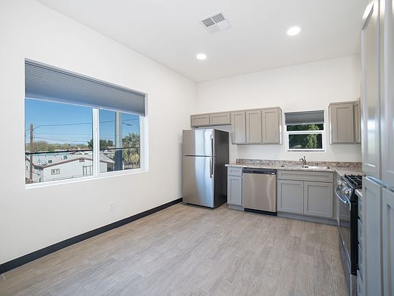 2nd image of 195 N 17th Ave #201
