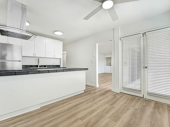 2nd image of 1002 12th St APT 303