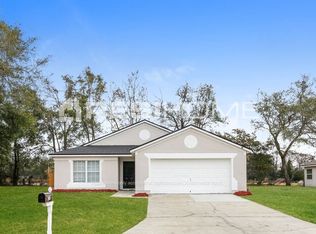 701 Cherry Bark Dr N, Jacksonville, FL 32218