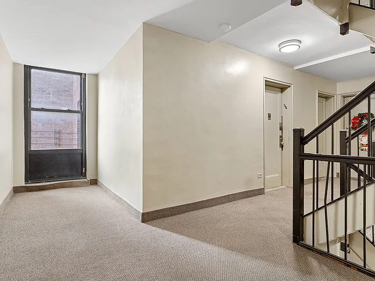 2705 Kings Hwy #6M — Photo 12