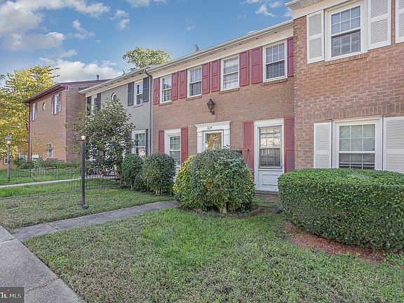 2nd image of 1429 Deerfield Ln