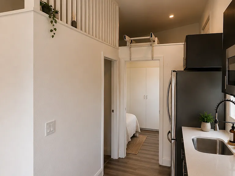 877 Clarkston Dr — Photo 6