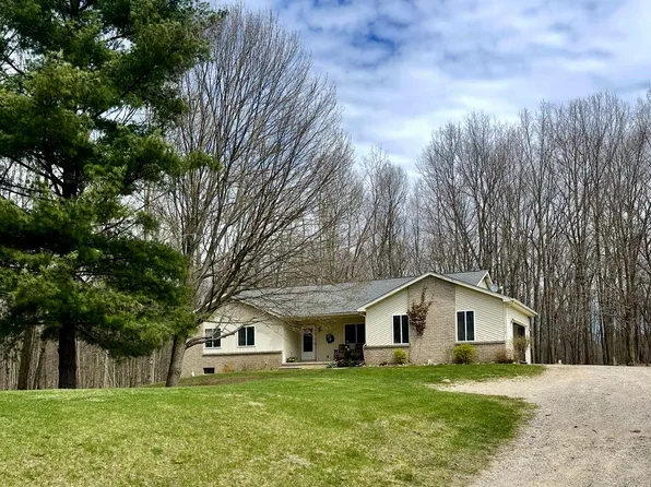 7312 Linden Rd, Fenton, MI 48430