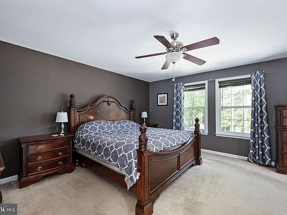 5th image of 5703 E Point Cir