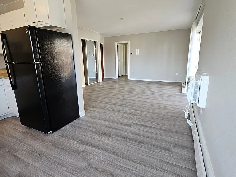 1990 N Beeler St #8 — Photo 10