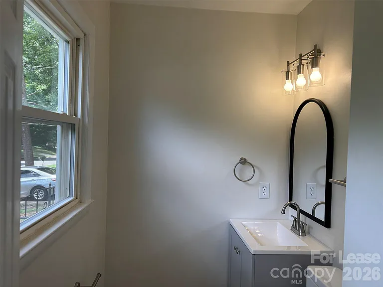 2627 Dora Dr — Photo 23