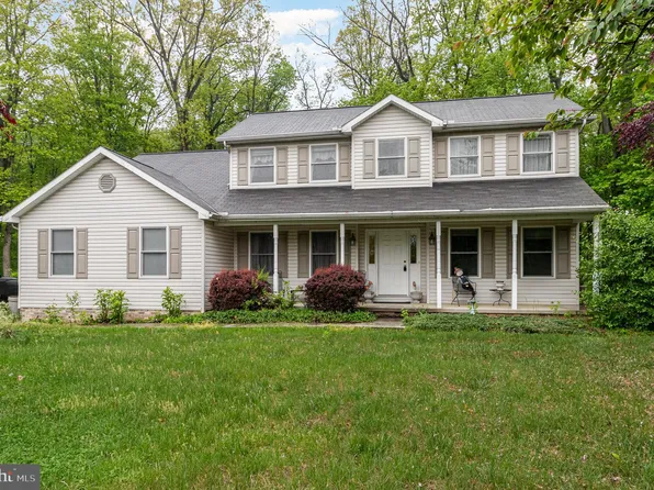 3018 Lexus Dr, Spring Grove, PA 17362