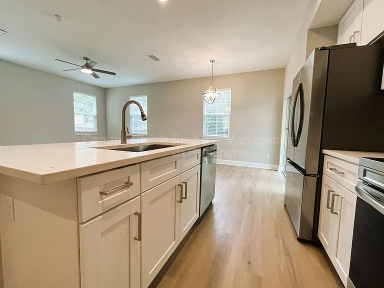2220 S Bumby Ave #120 — Photo 11