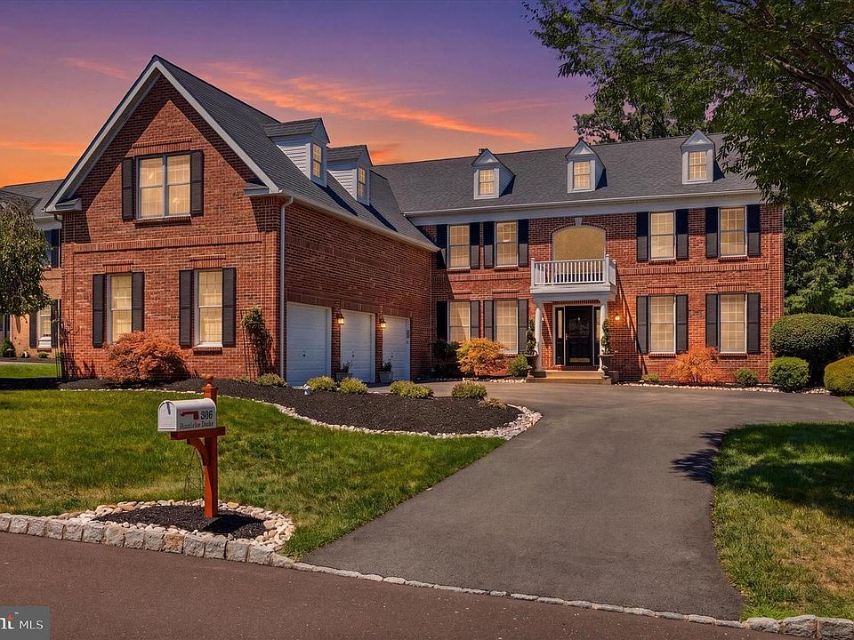 1st image of 205 Hazeltine Cir