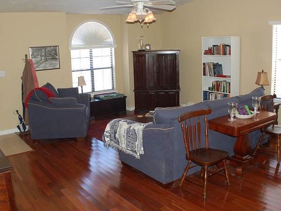 2nd image of 4183 Red Oak Dr