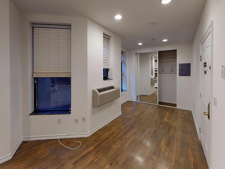 72 Hudson St #1C — Photo 26