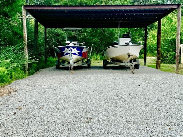 272 Brownwood Trl, Livingston, TX 77351