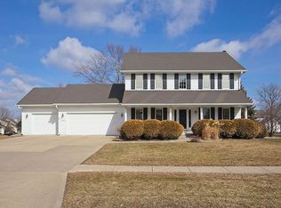 13981 Hawthorn Dr, Clive, IA 50325