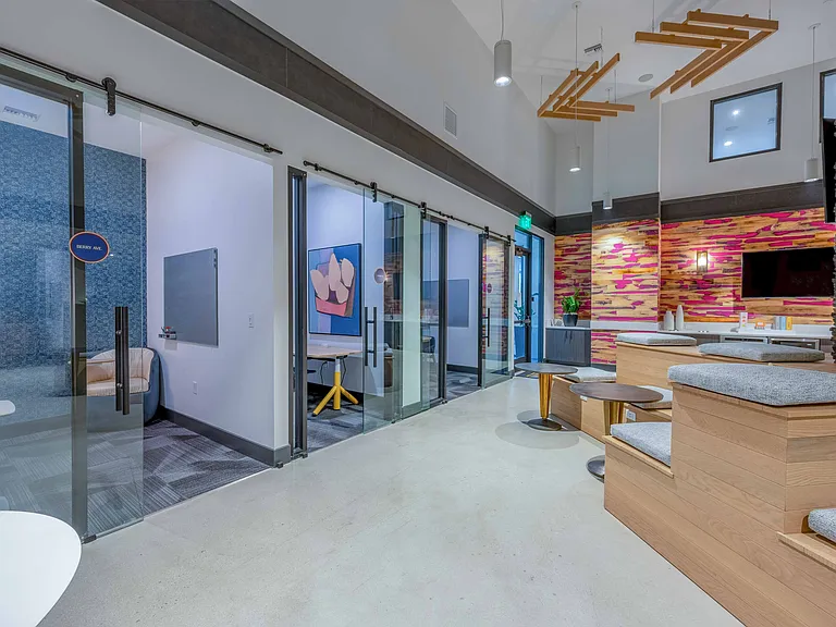 Citron Apartments — Photo 19