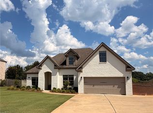 144 Vineyard Ct, Auburn, AL 36830