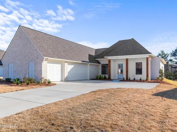 105 Lewis Farms Dr, Madison, MS 39110