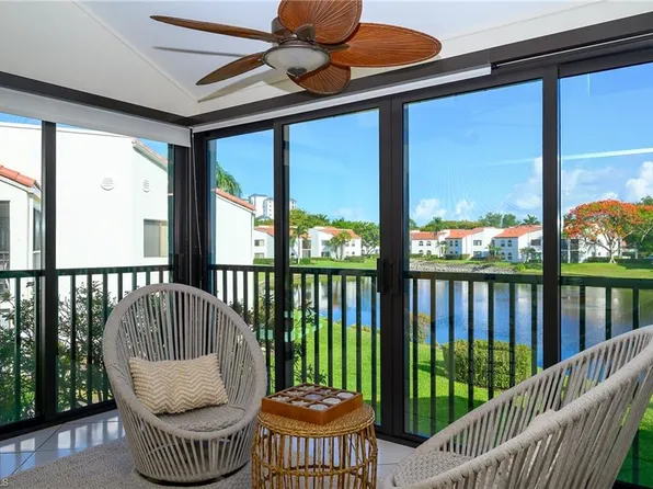 613 Beachwalk Cir #J-204, Naples, FL 34108