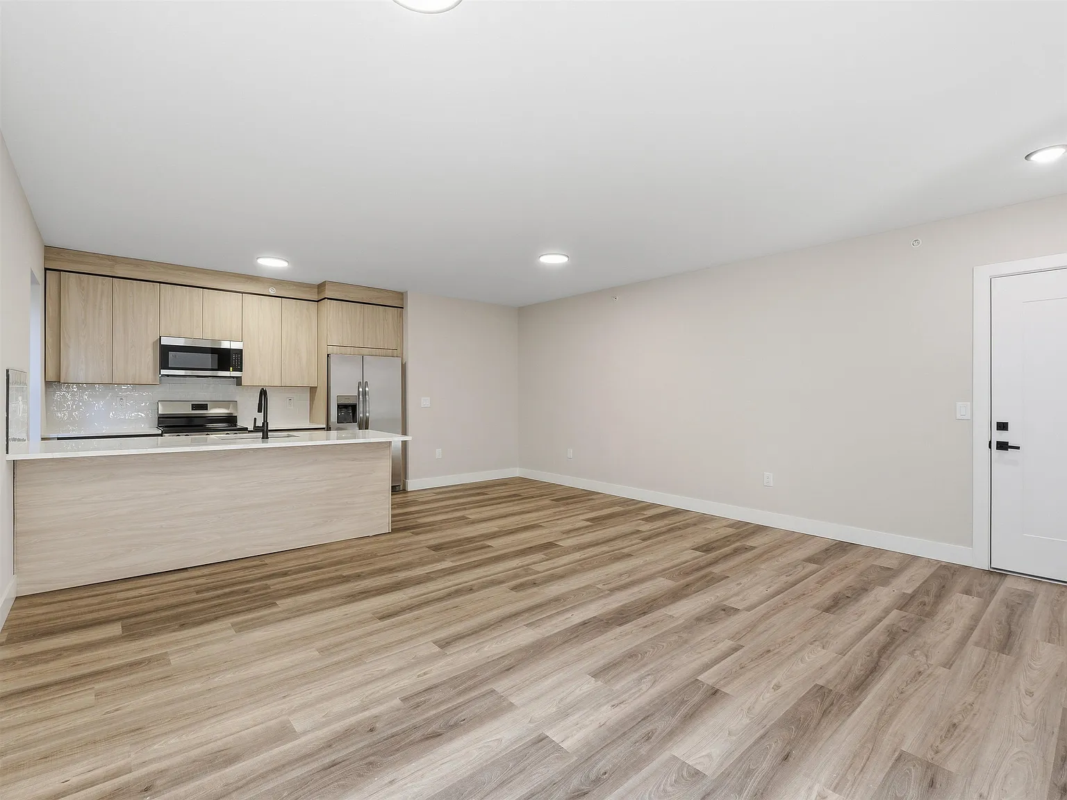 Mari-Mar Residences — Photo 2