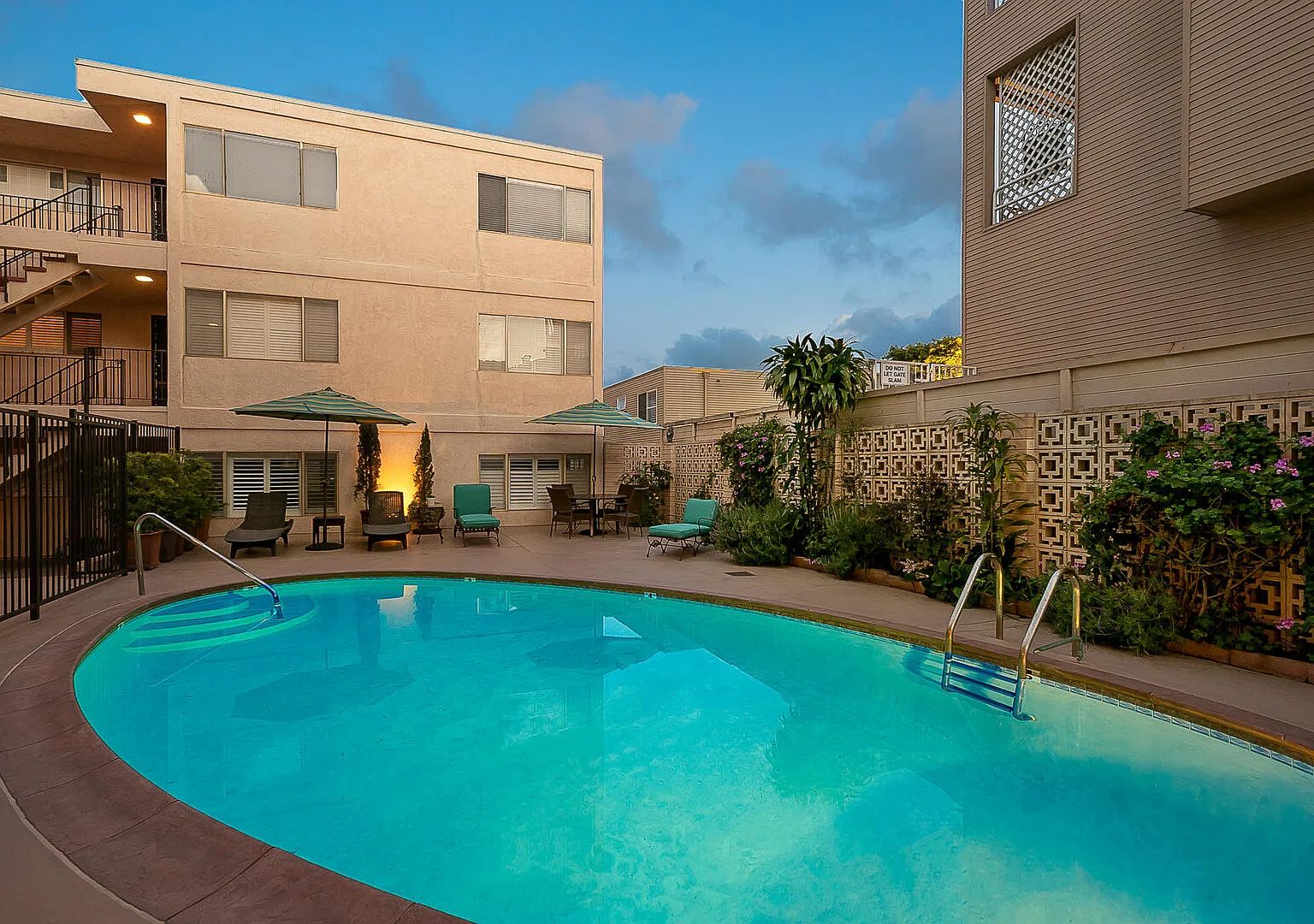 2 bed, 1121 sqft, $6,000 — Photo 4