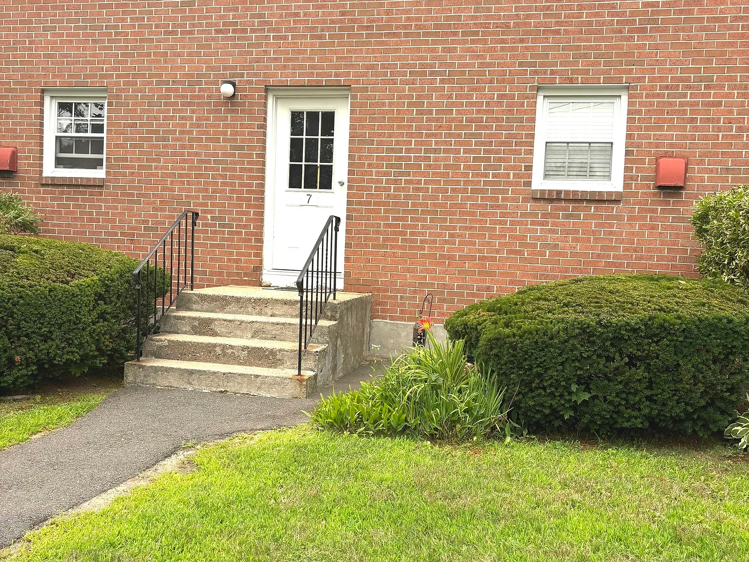 1 bed, 1.0 bath, 725 sqft, $1,850 — Photo 3