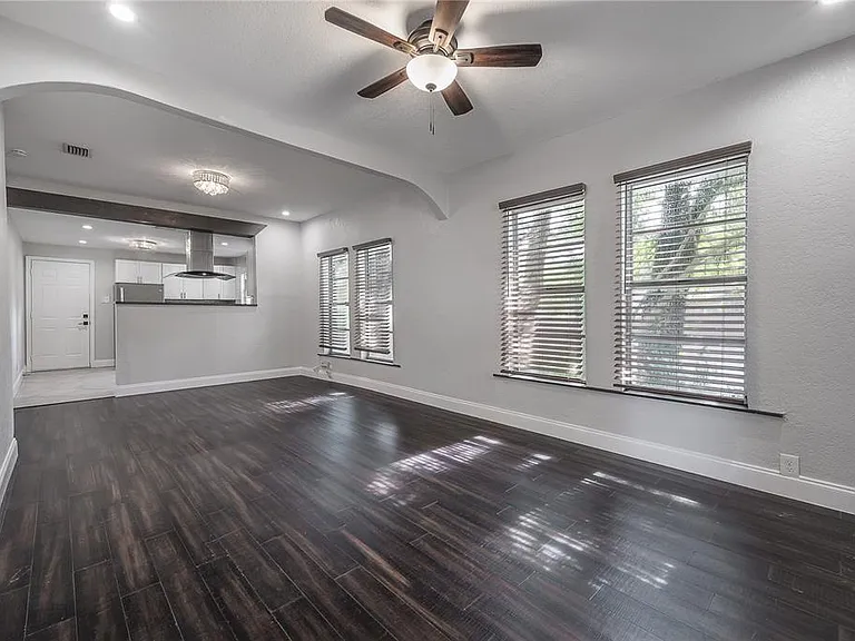 1222 E Curtis St — Photo 6