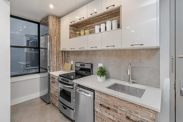 Rented by Skyhigh Realty NYC LLC | media 16